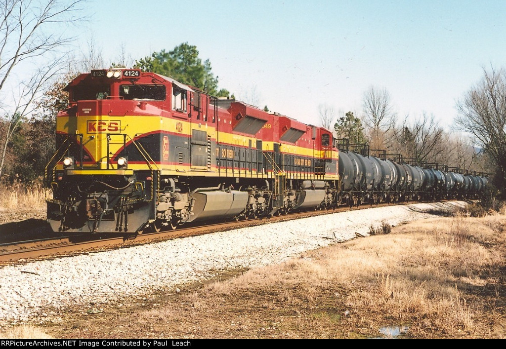 Unit tanker train rolls south